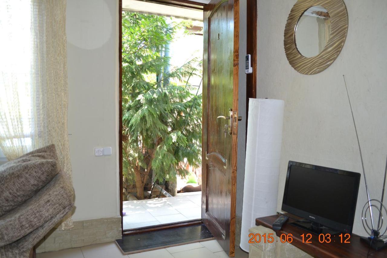 U Palycha Guest House Suchumi Zewnętrze zdjęcie