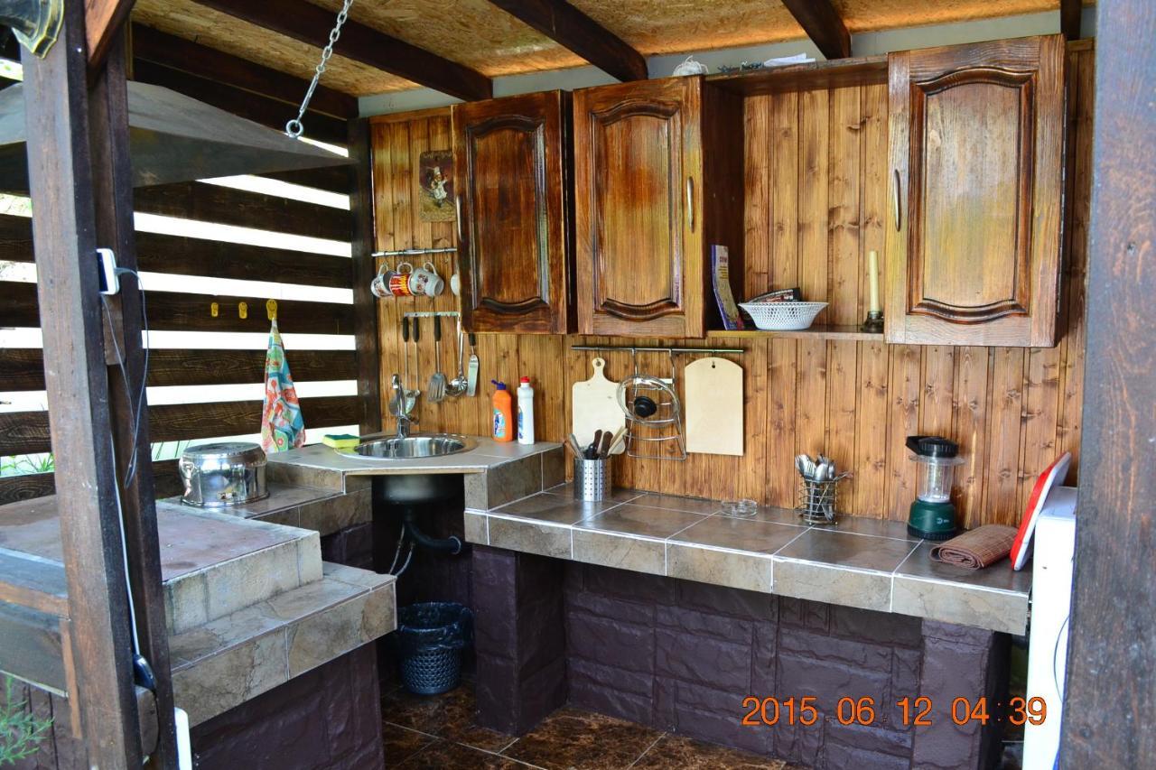 U Palycha Guest House Suchumi Zewnętrze zdjęcie