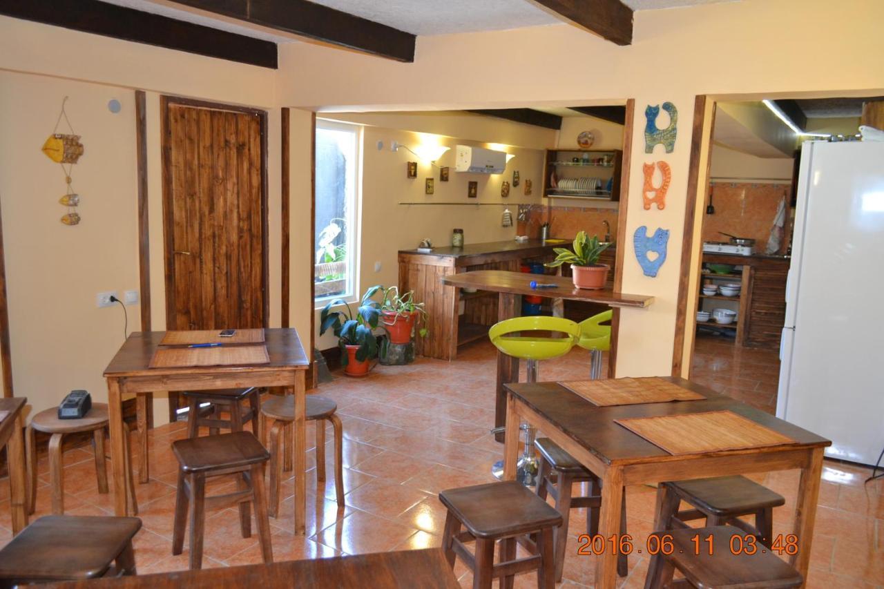 U Palycha Guest House Suchumi Zewnętrze zdjęcie