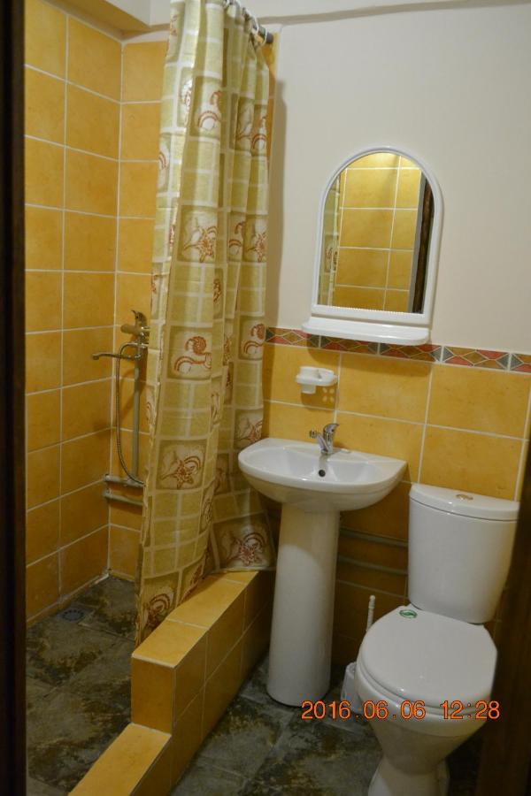 U Palycha Guest House Suchumi Zewnętrze zdjęcie