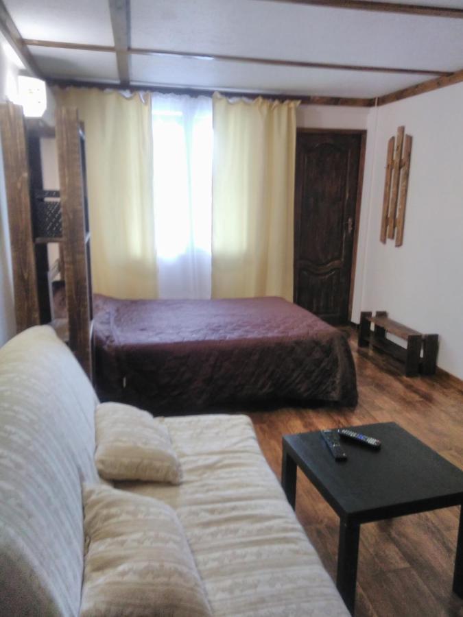 U Palycha Guest House Suchumi Zewnętrze zdjęcie