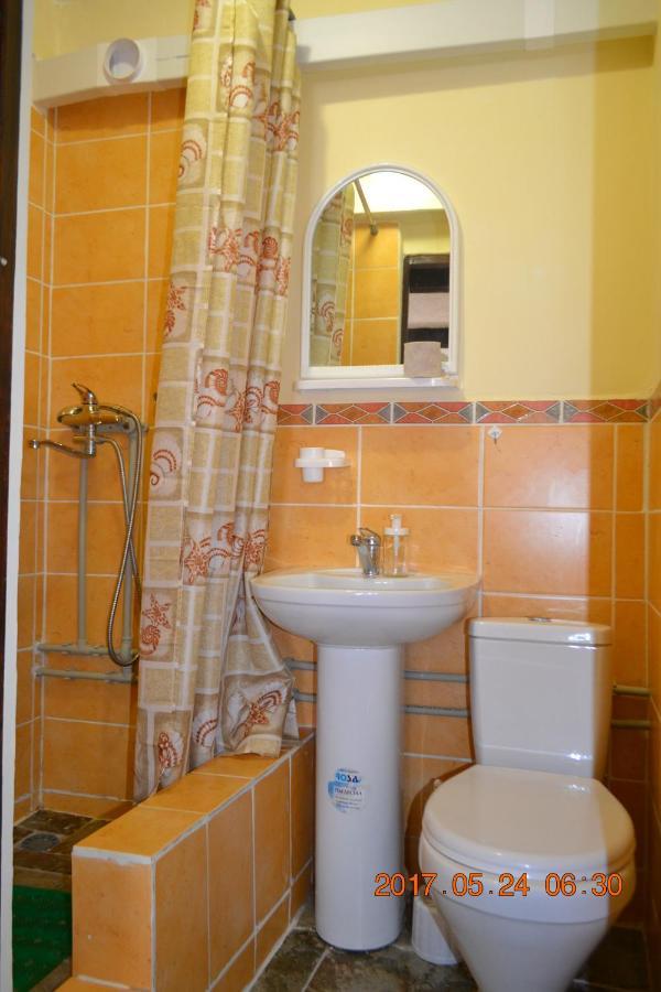 U Palycha Guest House Suchumi Zewnętrze zdjęcie