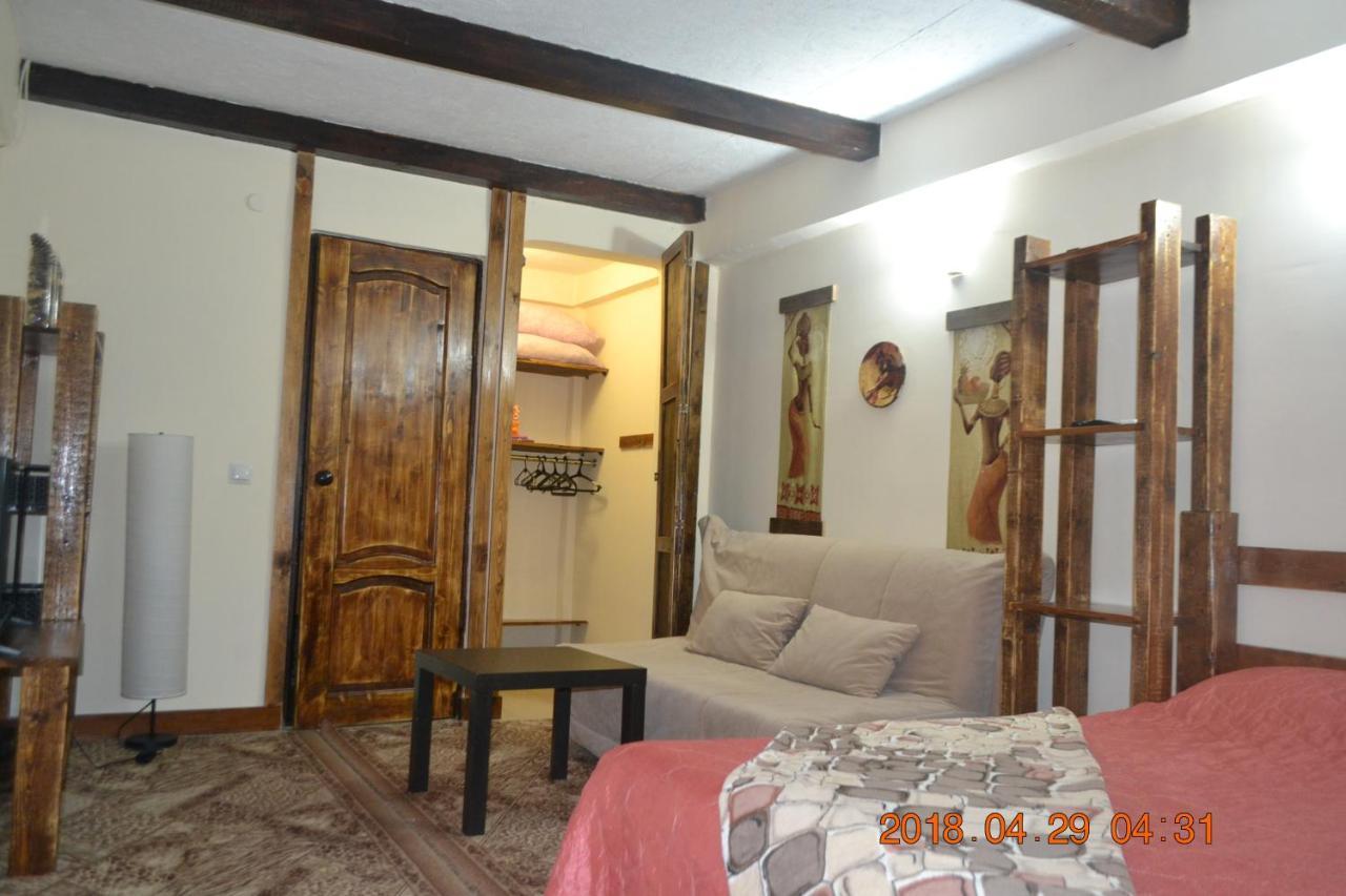 U Palycha Guest House Suchumi Zewnętrze zdjęcie