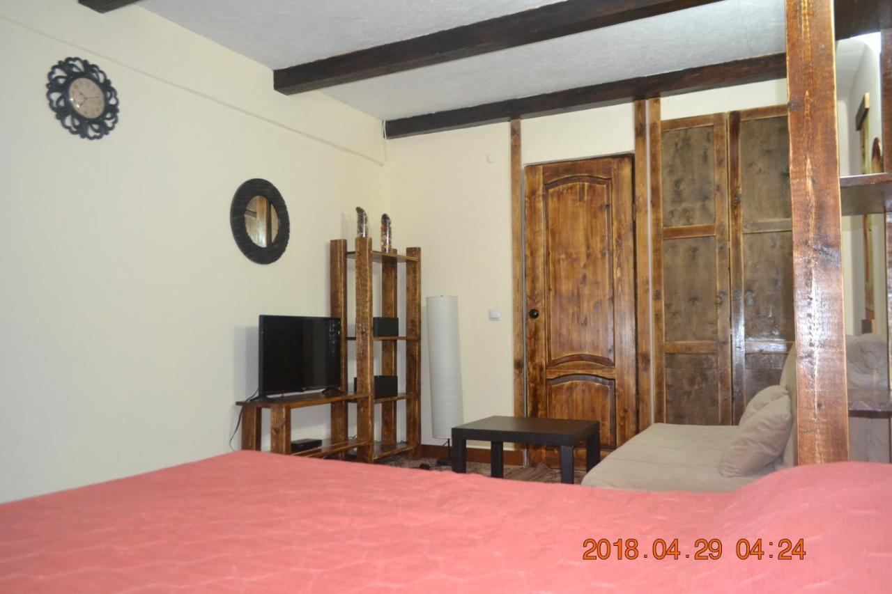 U Palycha Guest House Suchumi Zewnętrze zdjęcie