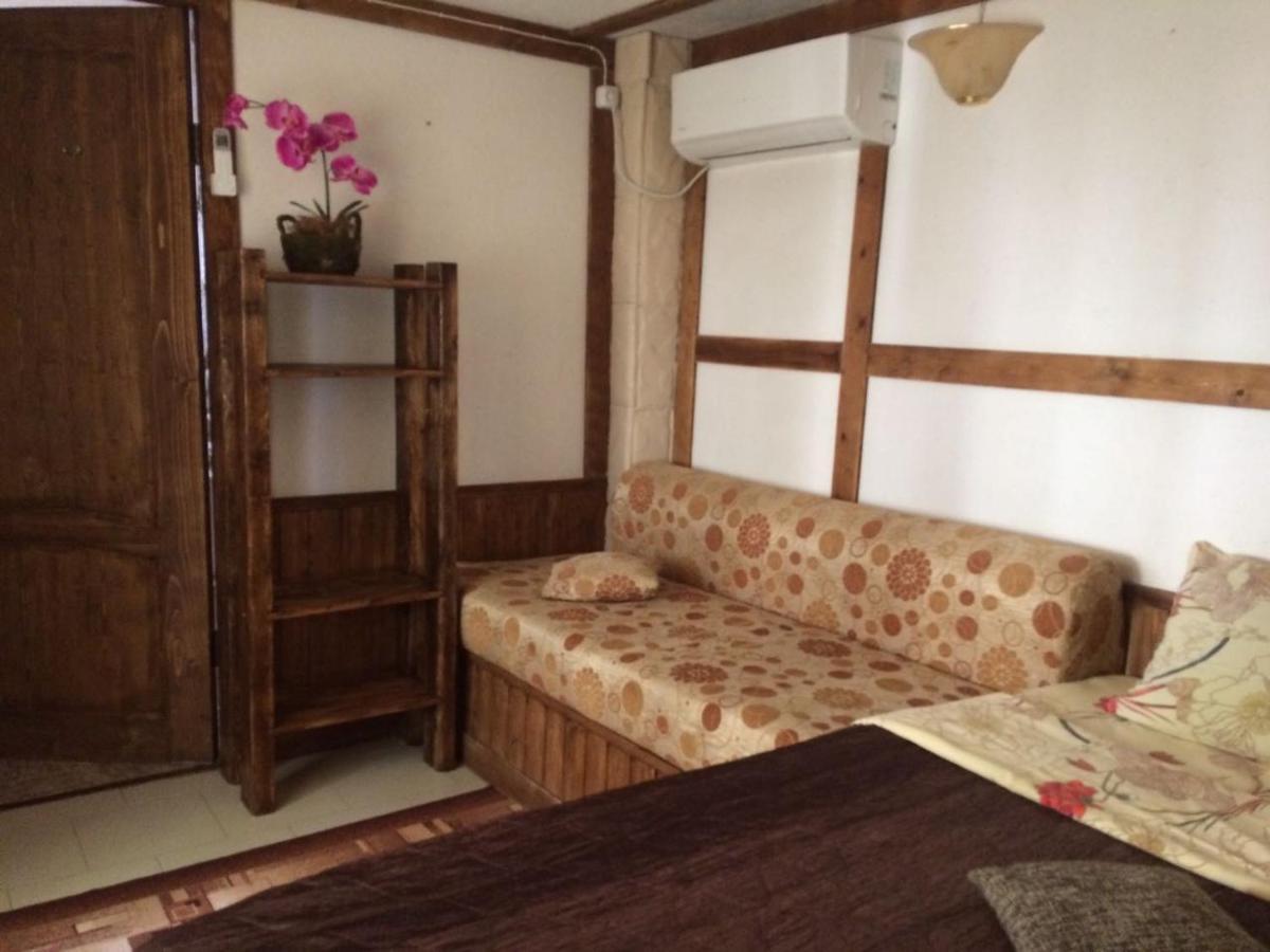 U Palycha Guest House Suchumi Zewnętrze zdjęcie